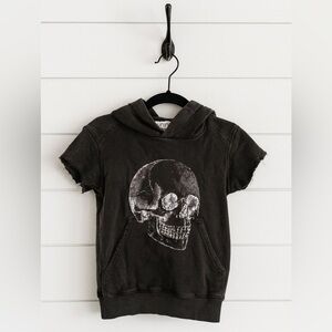 Nununu Skull Graphic Short-Sleeved Hoodie